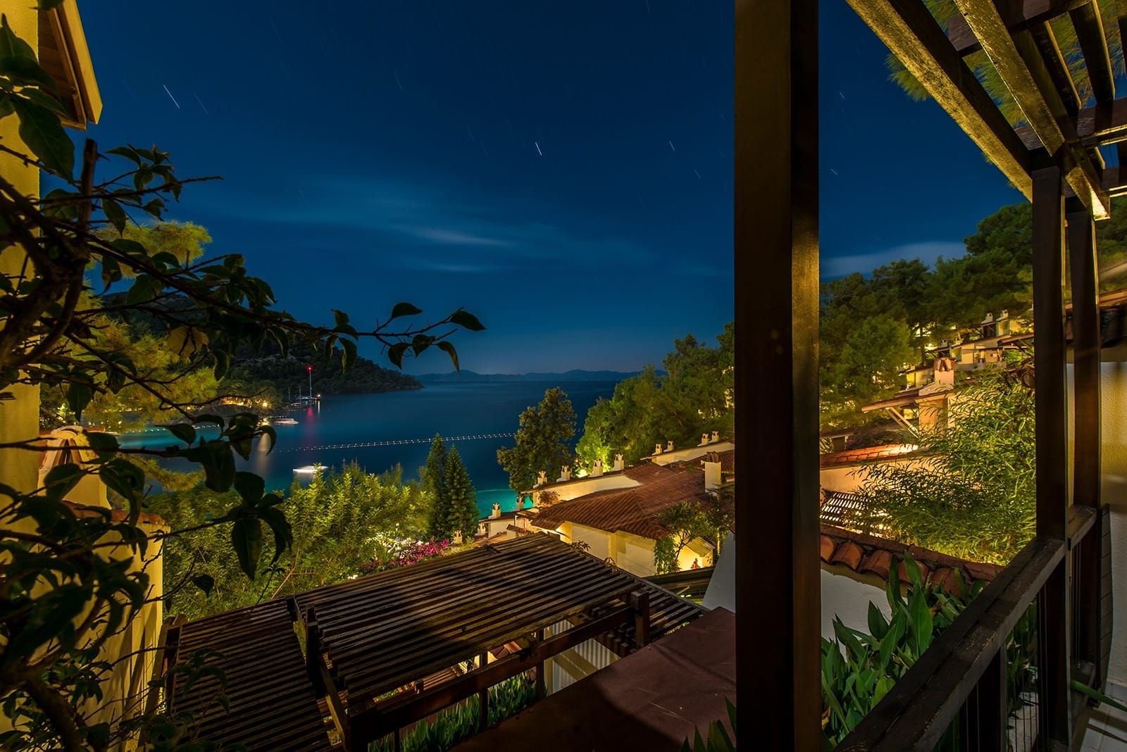 HILLSIDE BEACH CLUB