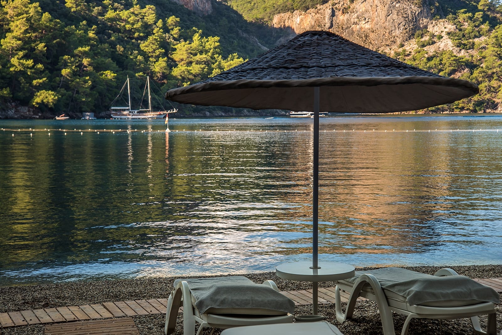 HILLSIDE BEACH CLUB